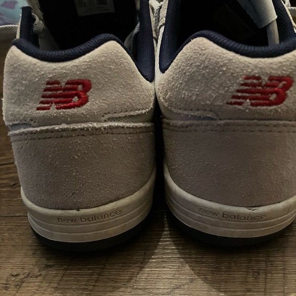 New Balance 425. Size 9.5 - Picture 3 of 5